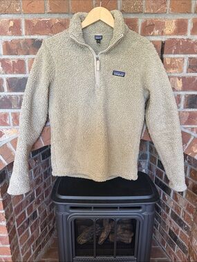 Patagonia women’s Tan Pullover Sherpa Fleece Quarter-Zip Sweater size M
